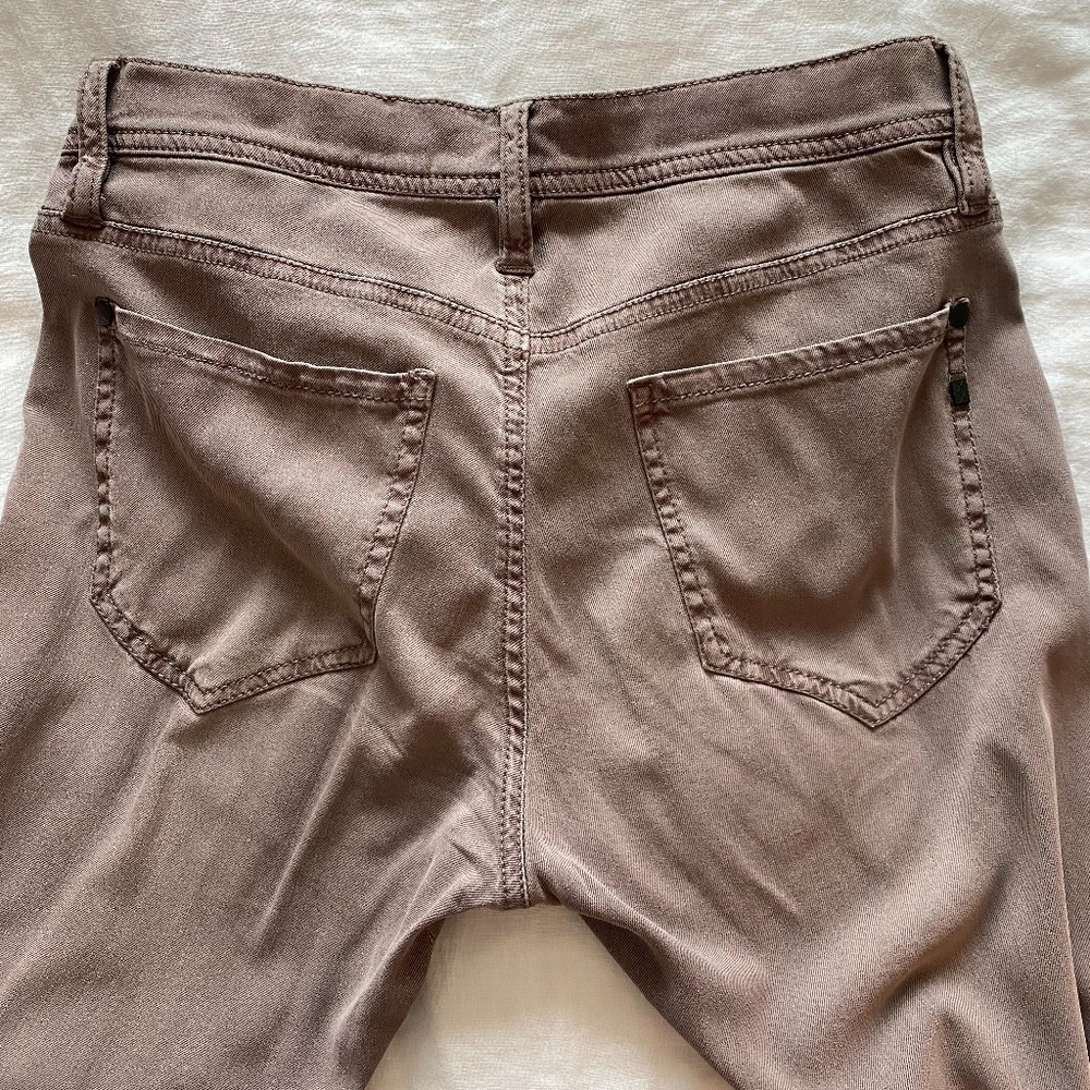 Mauve color GENETIC denim size 26